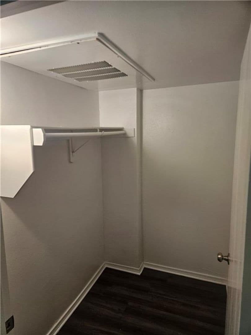 Rogers Apartment: 800 E Post Rd