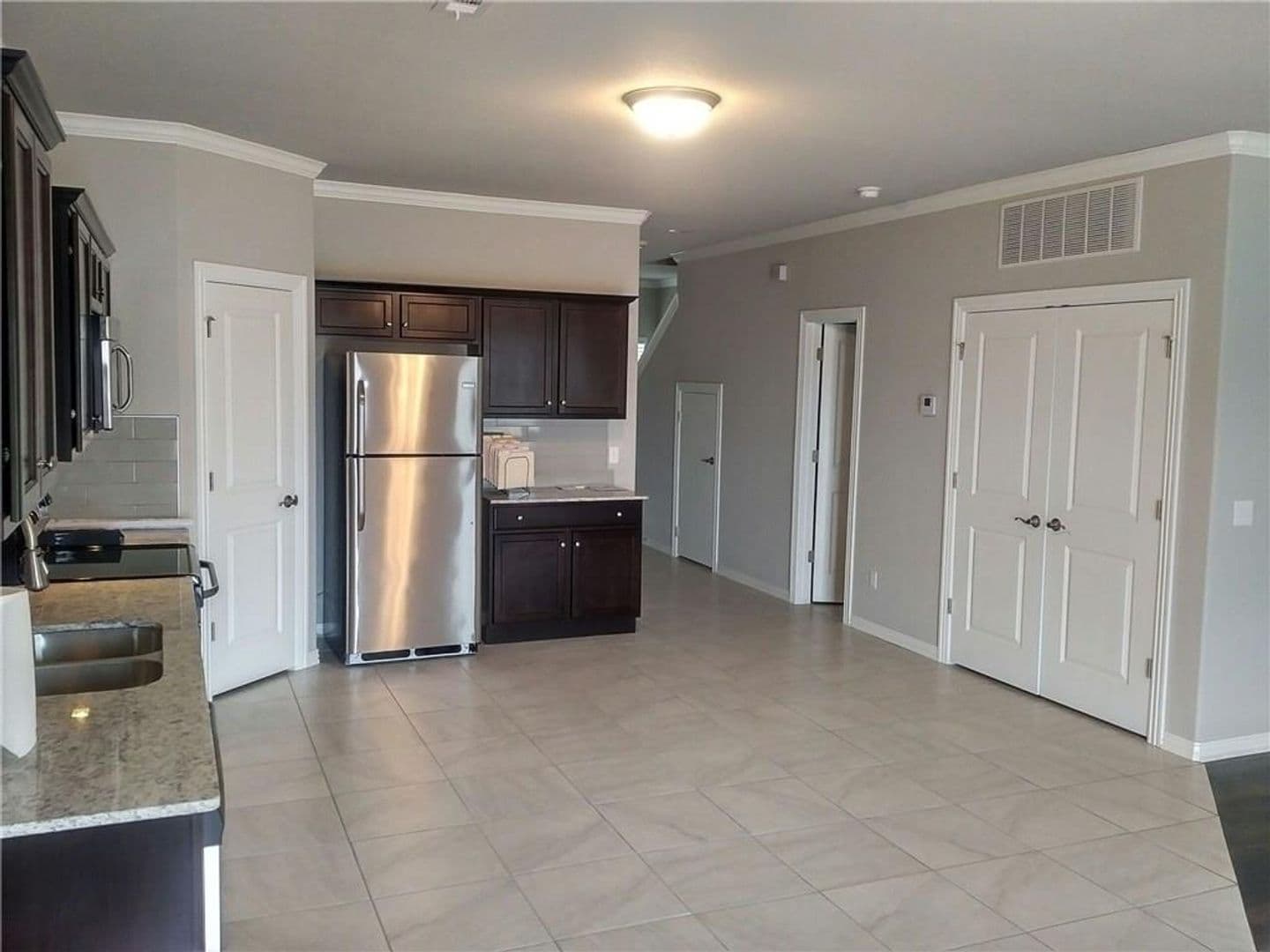 Rogers Apartment: 2725 - 2731 Kilimanjaro