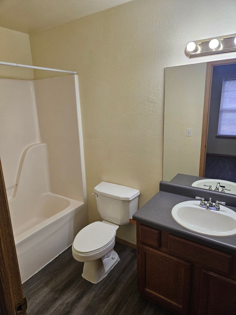 Centerton Apartment: Sadie Ln