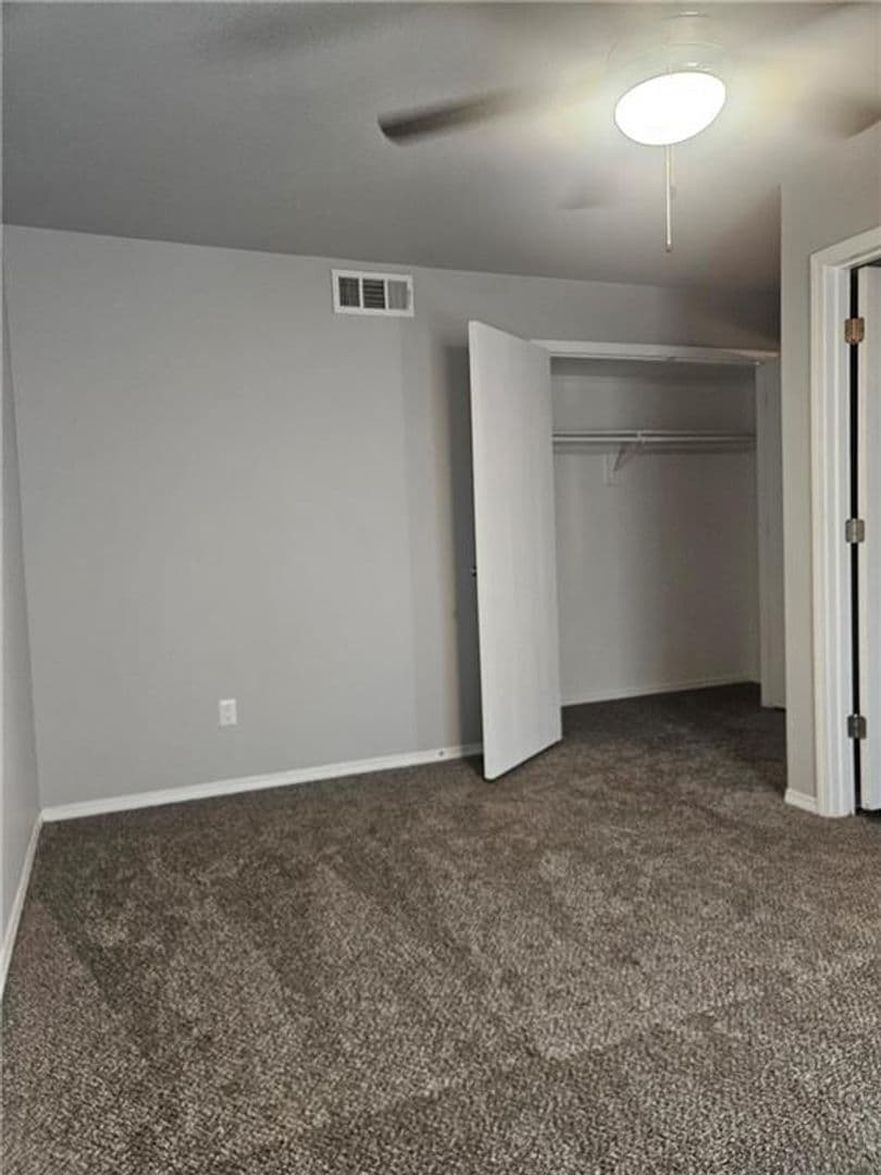Rogers Apartment: 800 E Post Rd