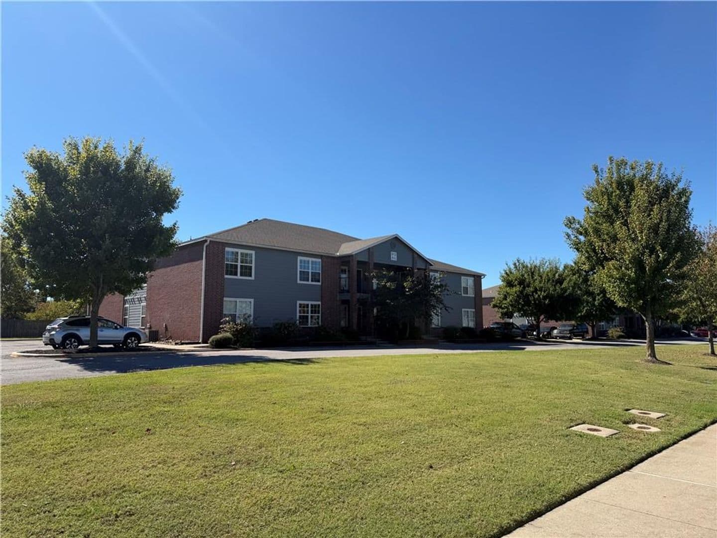 Rogers Apartment: 800 E Post Rd