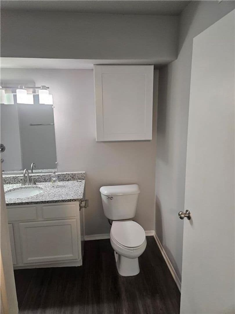 Rogers Apartment: 800 E Post Rd