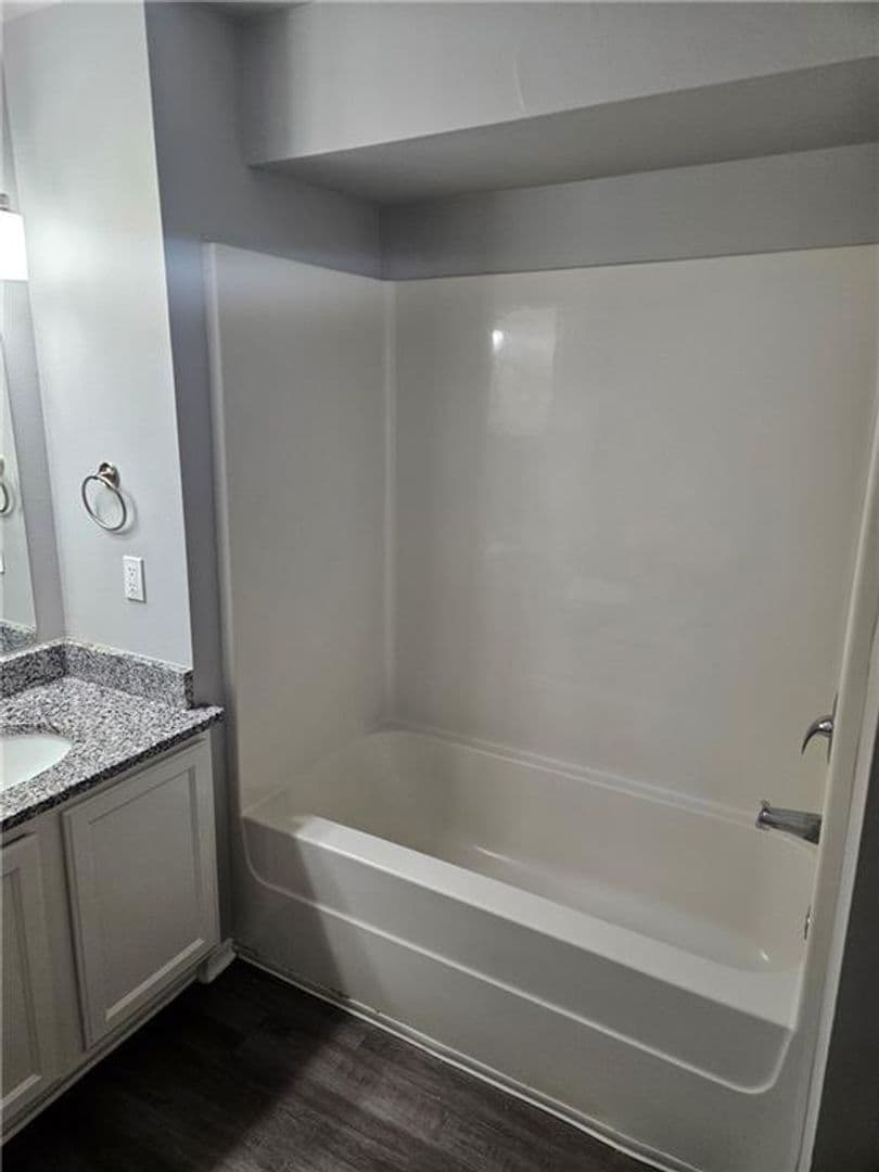 Rogers Apartment: 800 E Post Rd
