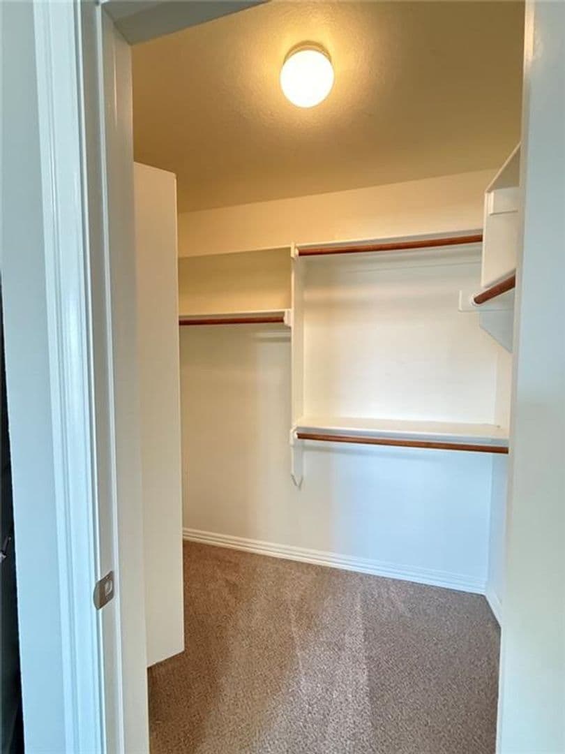 Rogers Apartment: 2725 - 2731 Kilimanjaro