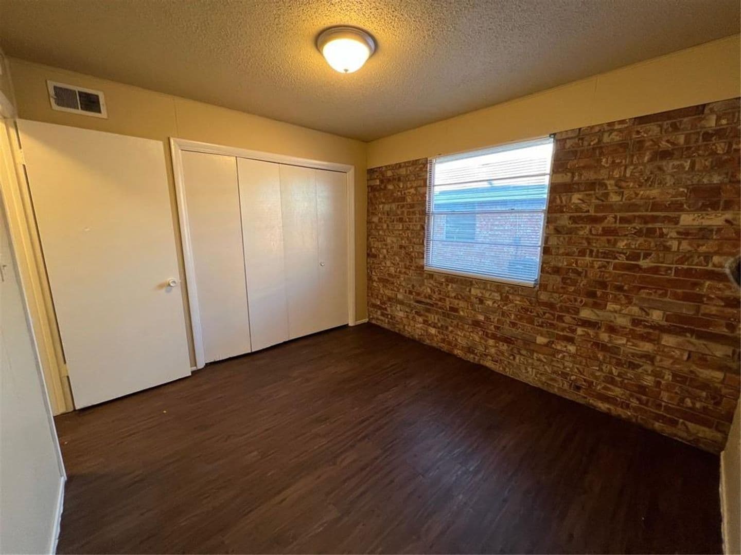 Springdale Apartment: Moore Apartements and Duplexes