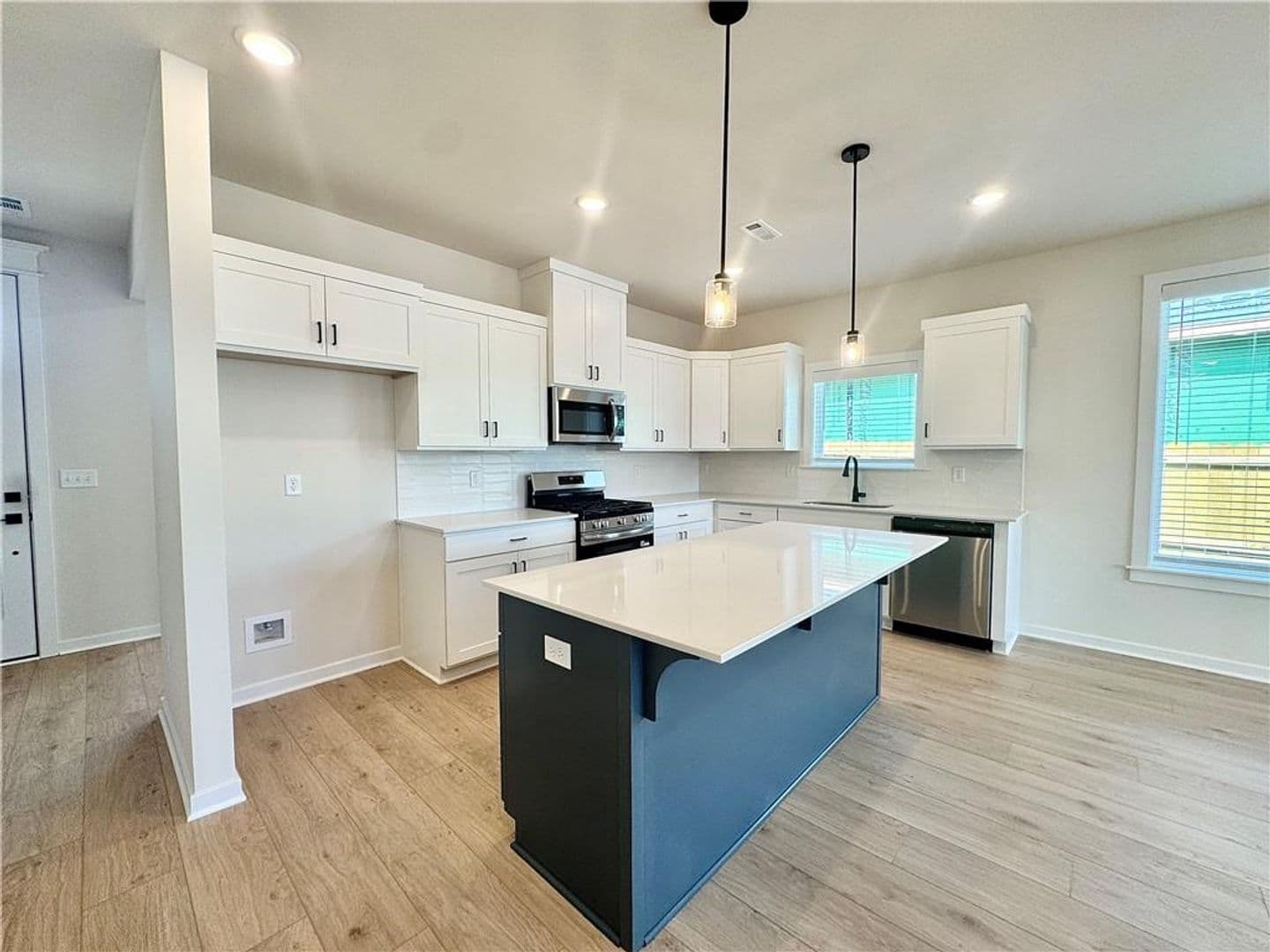 Bentonville House: 5909 SW Messenger Ave