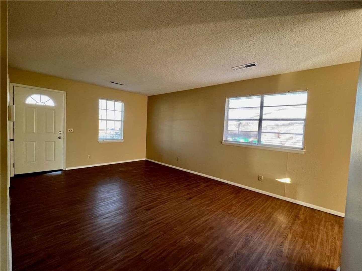 Springdale Apartment: Moore Apartements and Duplexes