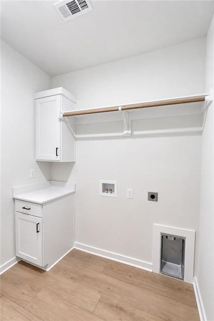 Springdale House: 3876 Repose Street