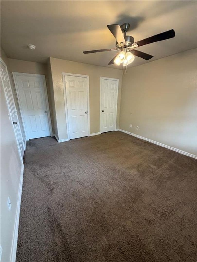 Centerton Apartment: 231 - 233 Graystone