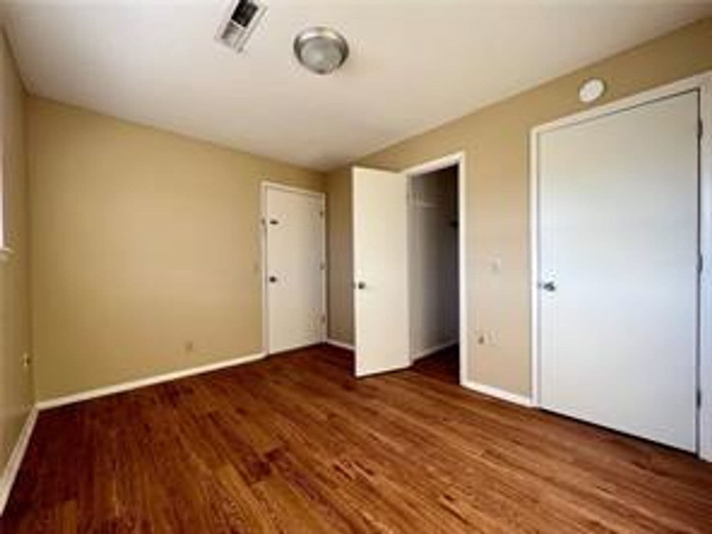 Springdale Apartment: Moore Apartements and Duplexes