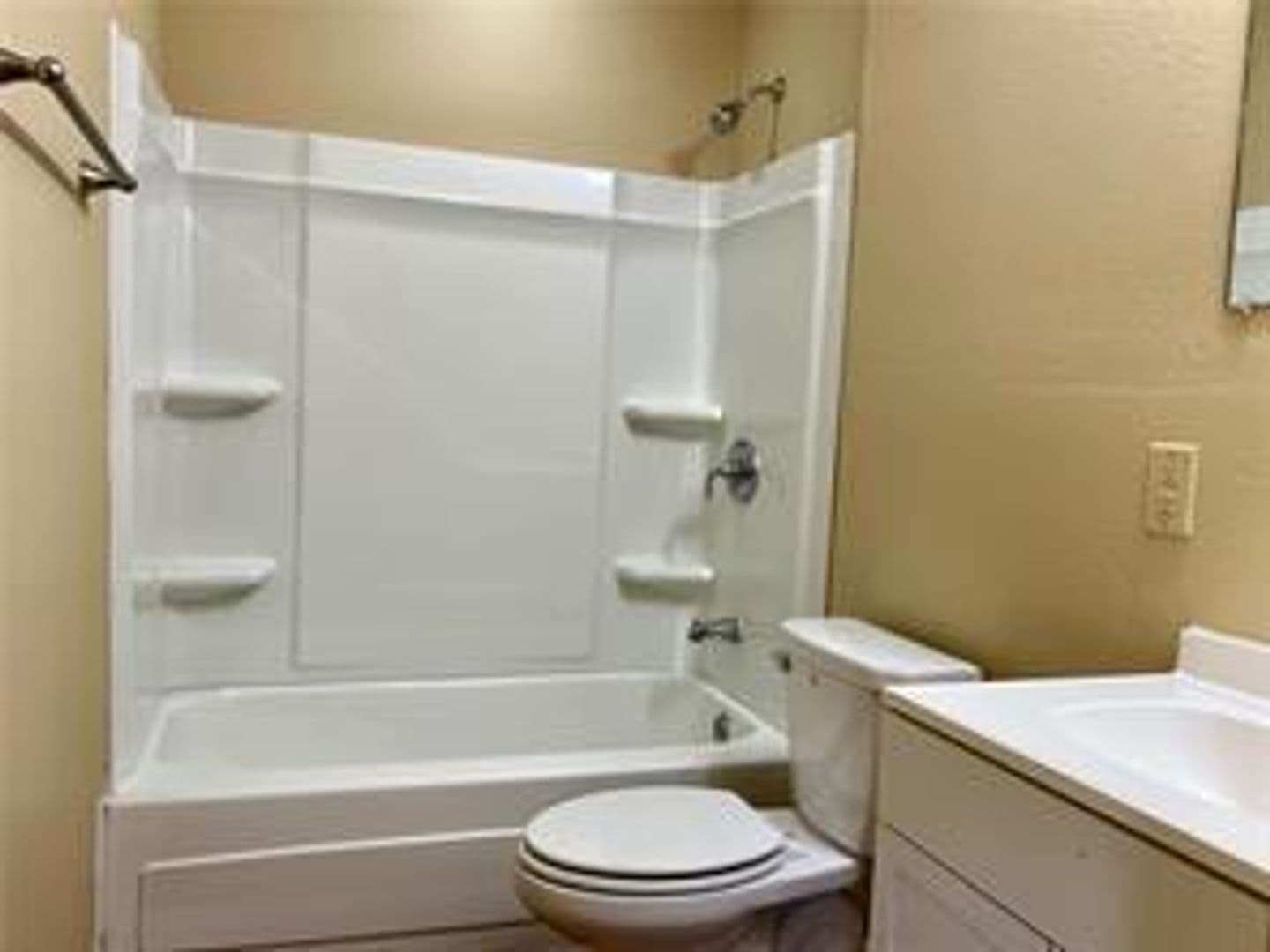 Springdale Apartment: Moore Apartements and Duplexes