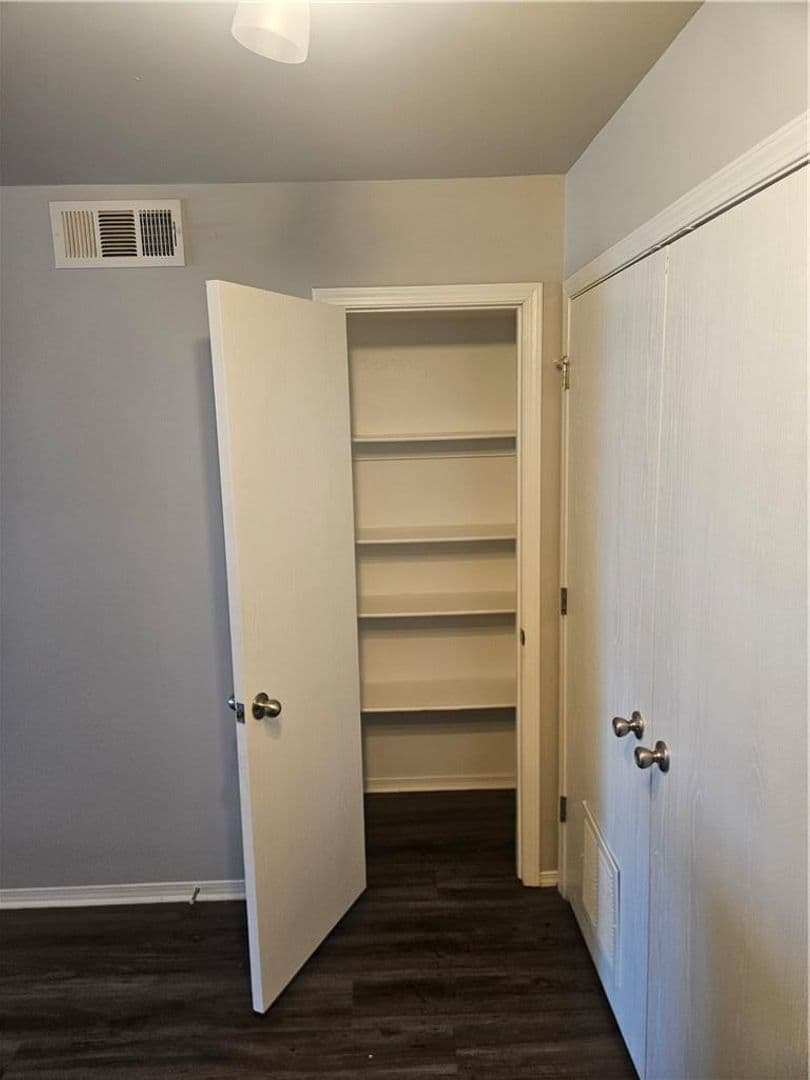 Rogers Apartment: 800 E Post Rd