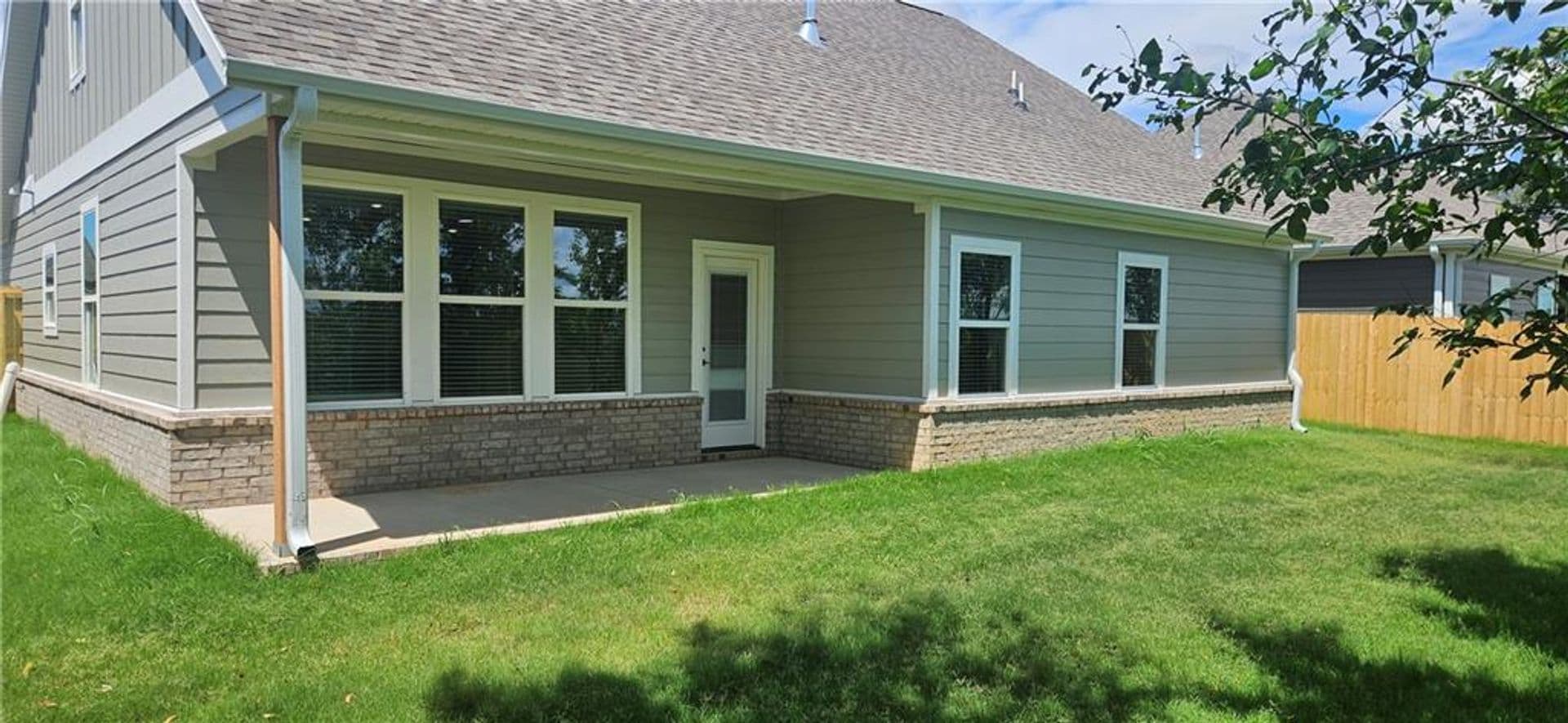 Bentonville House: 6005 Coywolf