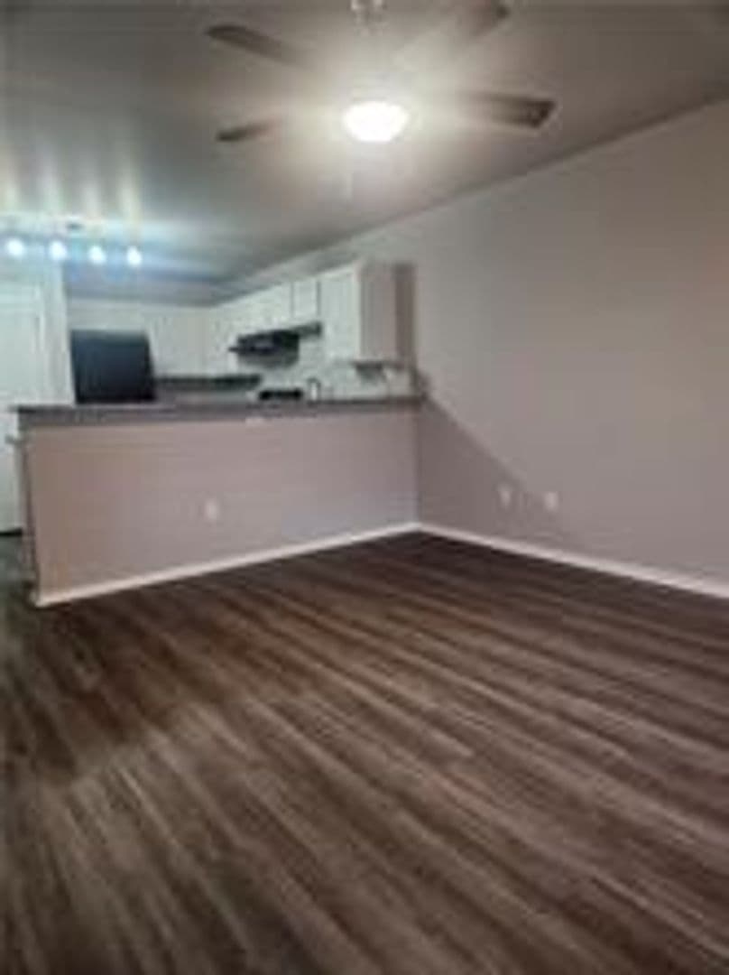 Rogers Apartment: 800 E Post Rd