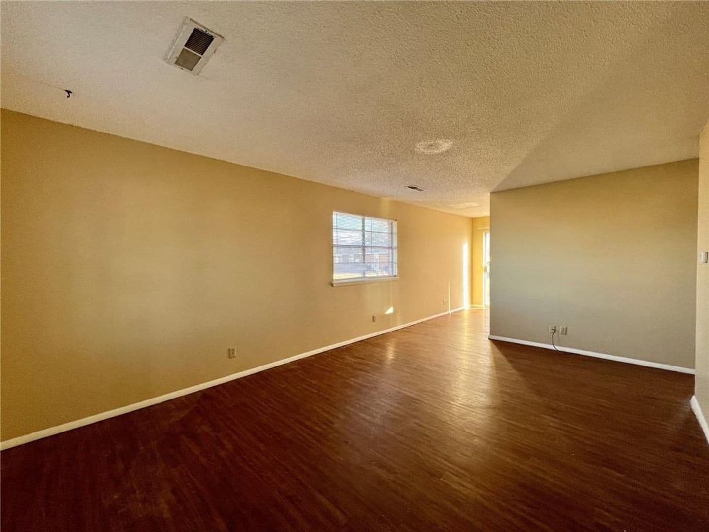 Springdale Apartment: Moore Apartements and Duplexes