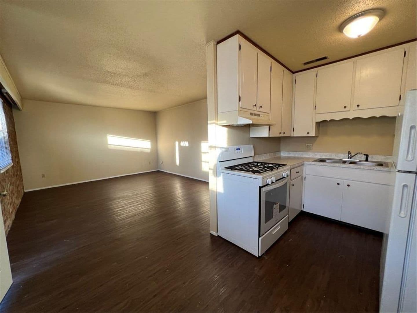 Springdale Apartment: Moore Apartements and Duplexes