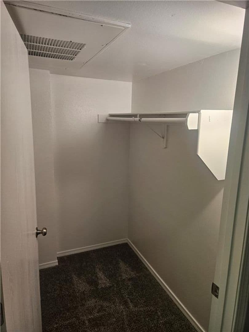 Rogers Apartment: 800 E Post Rd