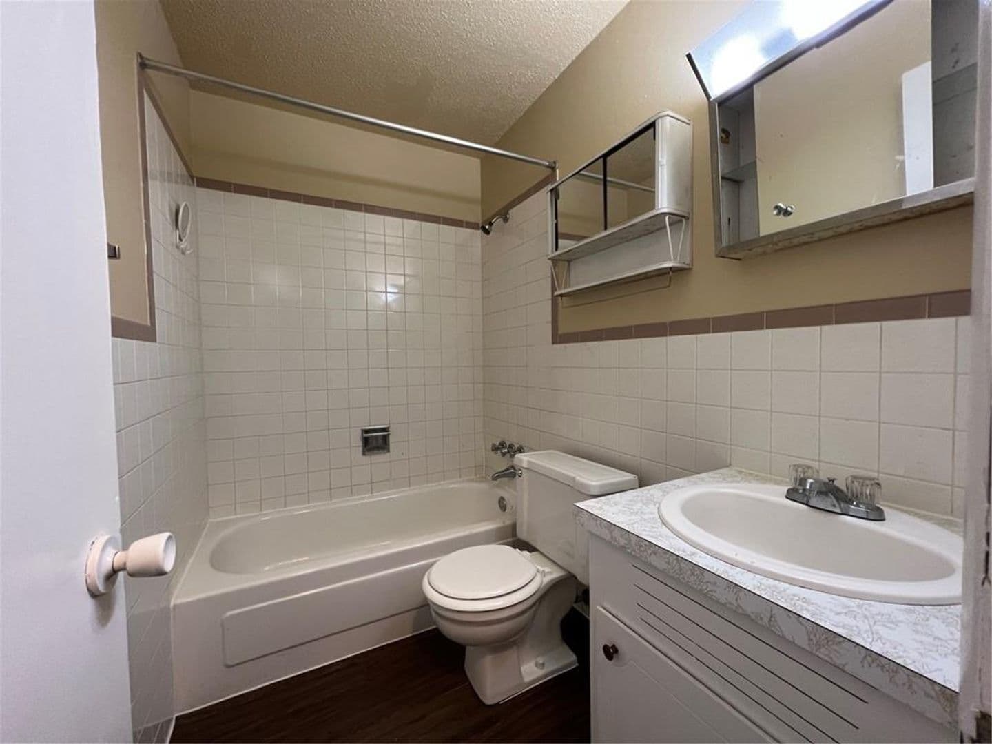 Springdale Apartment: Moore Apartements and Duplexes