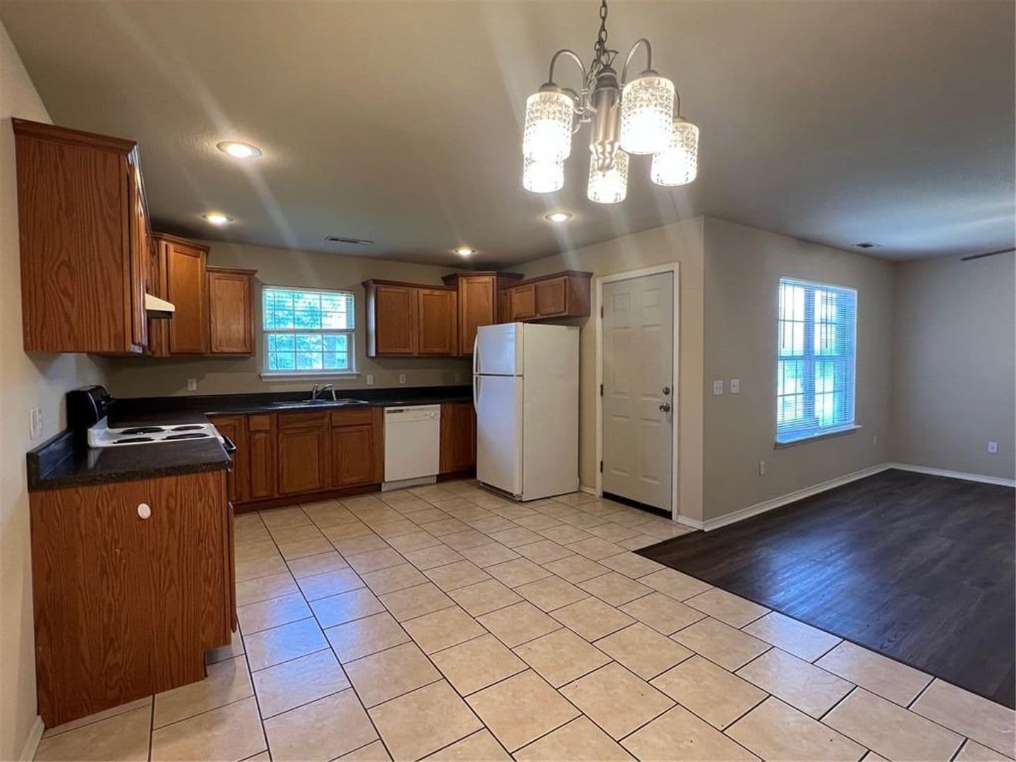 Fayetteville Apartment: 1682-1684 Evening
