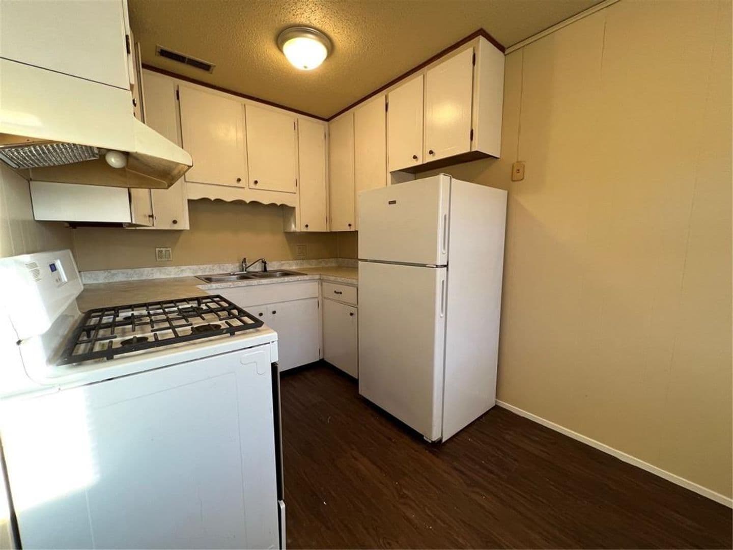 Springdale Apartment: Moore Apartements and Duplexes