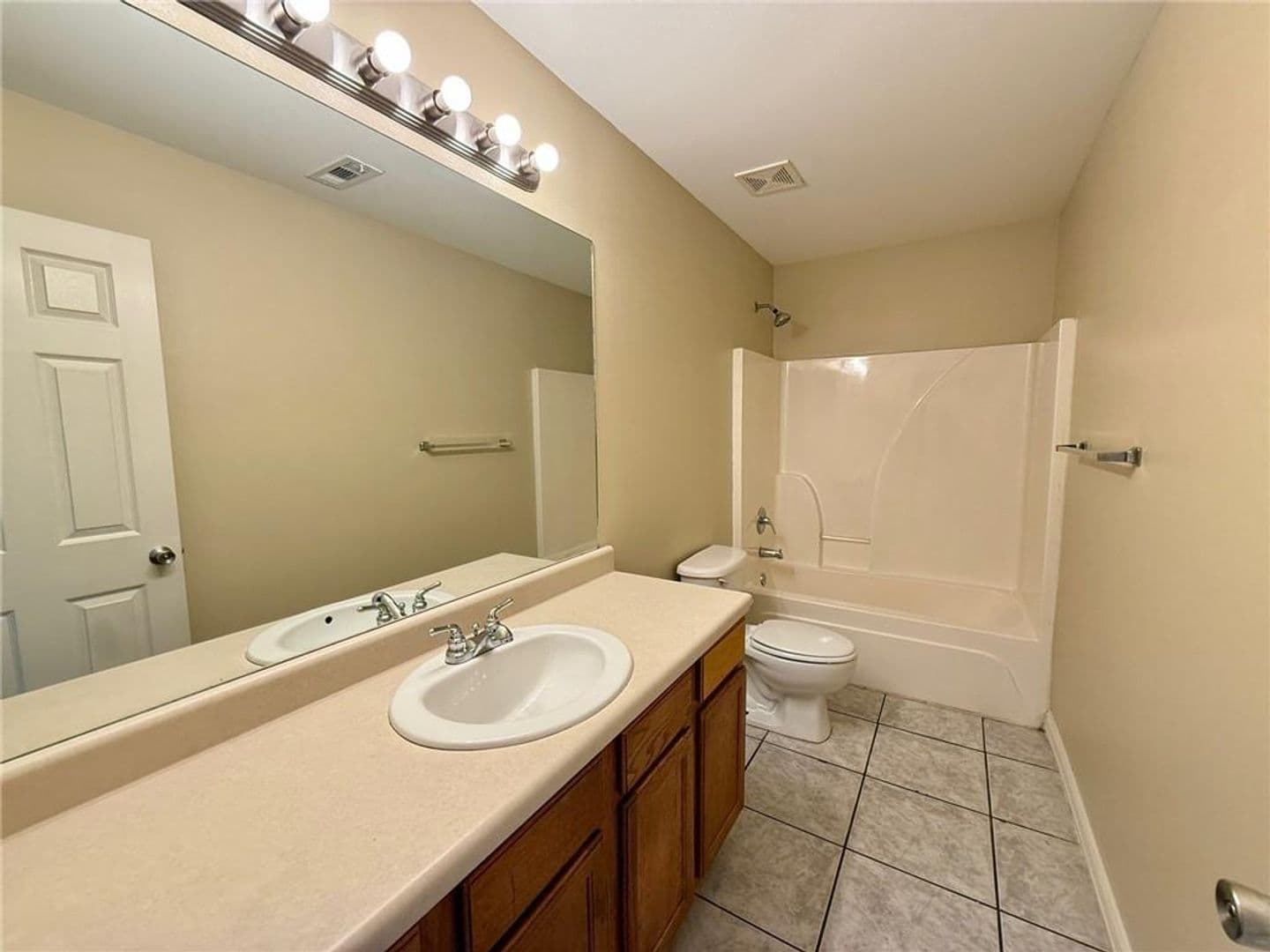 Centerton Apartment: 255 - 257 Graystone