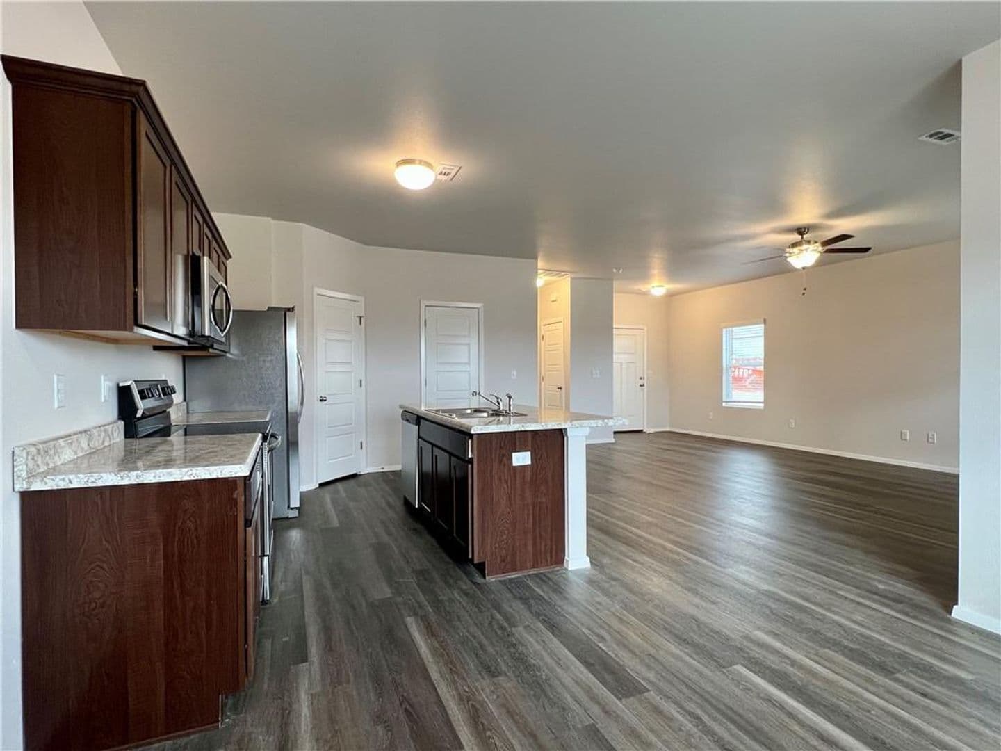 Farmington House: 3211 Gulley Ln