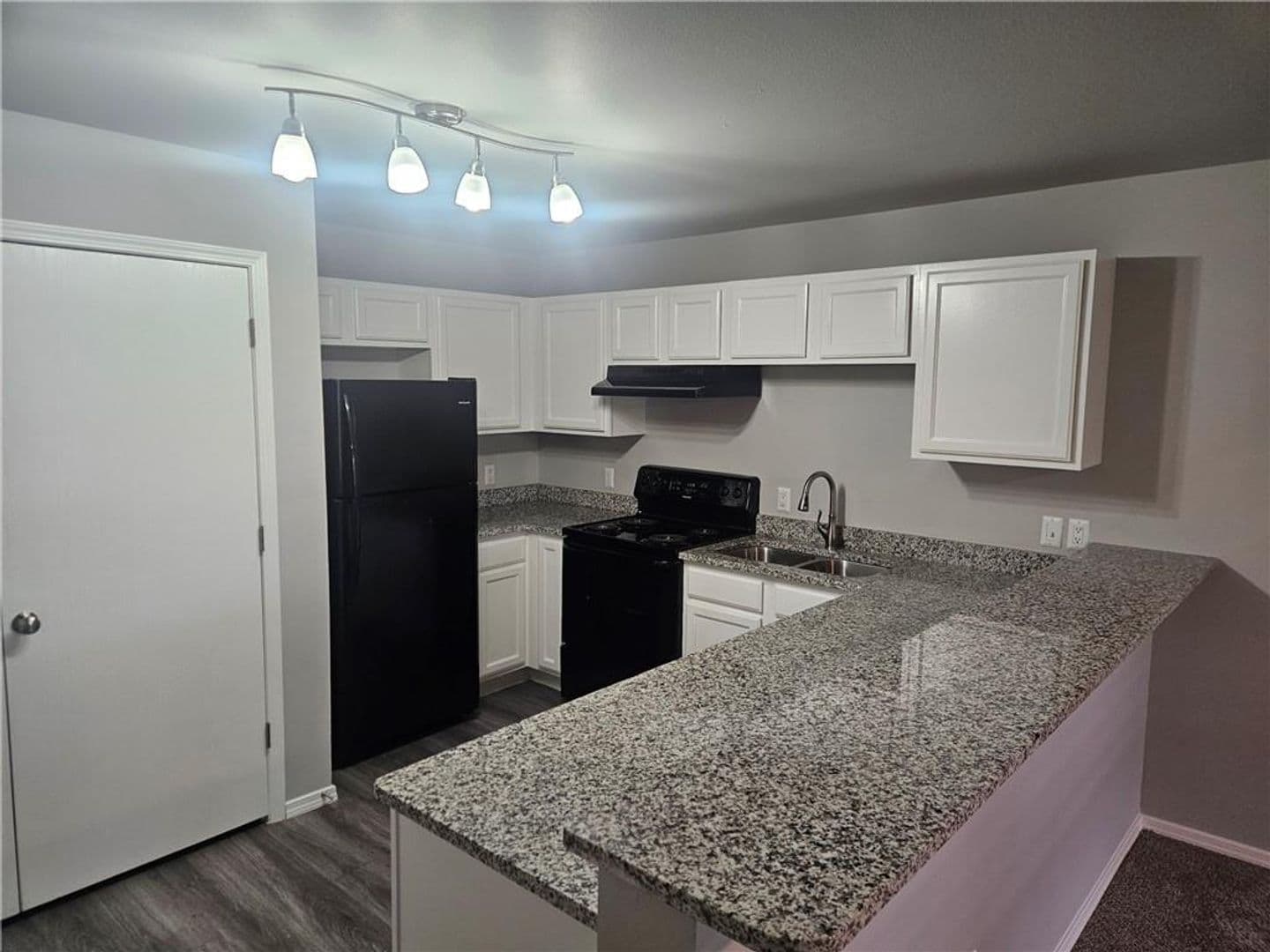 Rogers Apartment: 800 E Post Rd