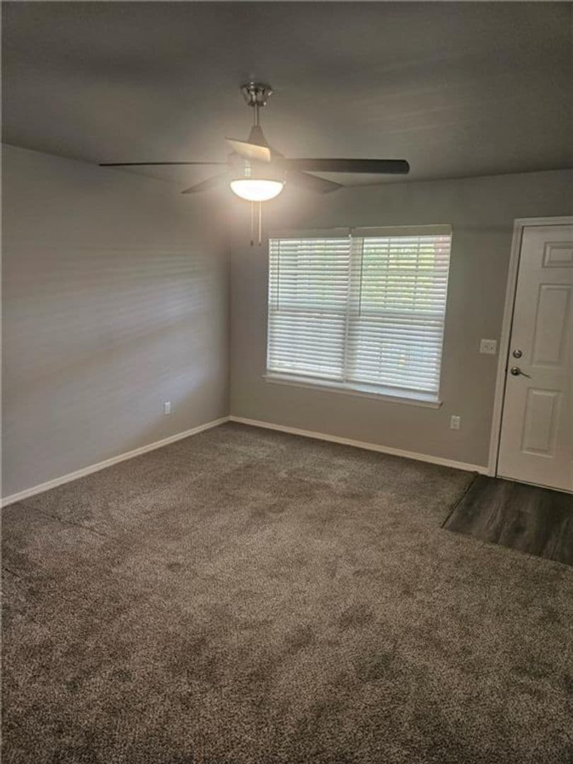 Rogers Apartment: 800 E Post Rd