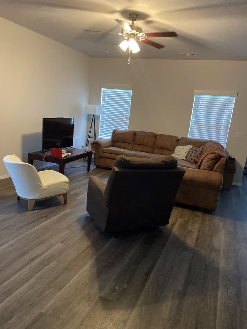 Farmington House: 3321 Red Tail Way