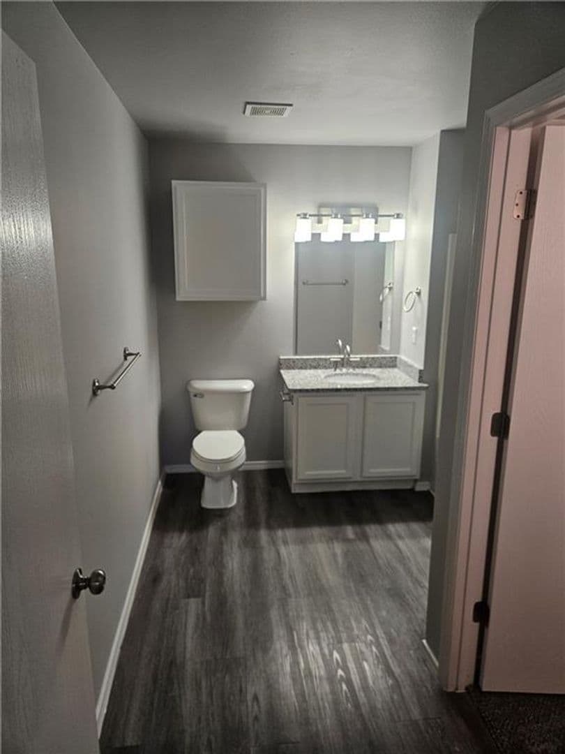 Rogers Apartment: 800 E Post Rd
