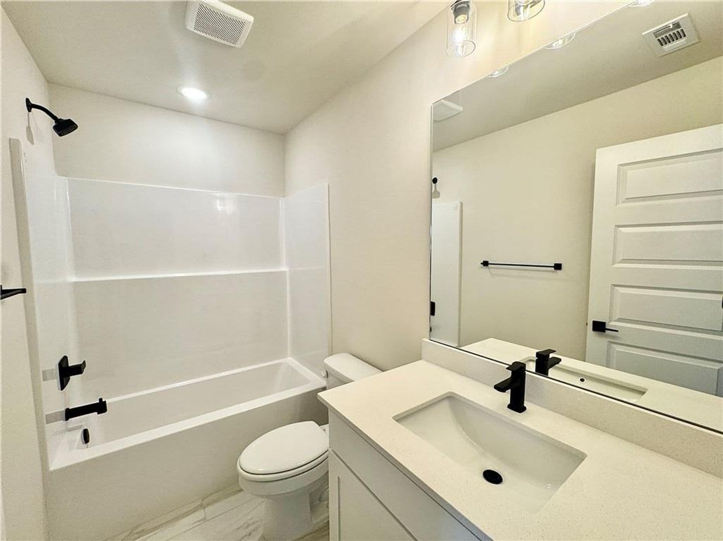 Bentonville House: 5909 SW Messenger Ave