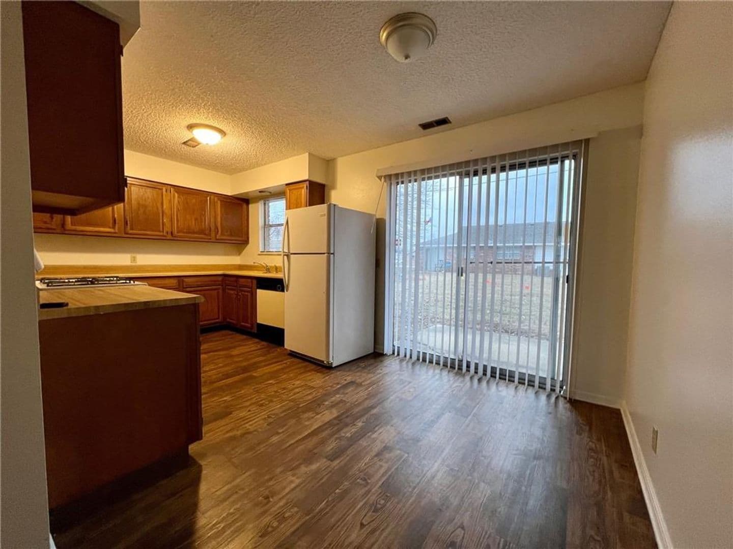 Springdale Apartment: Moore Apartements and Duplexes
