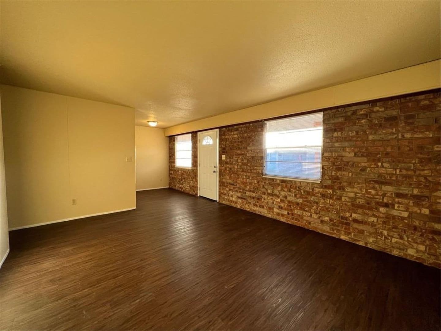 Springdale Apartment: Moore Apartements and Duplexes