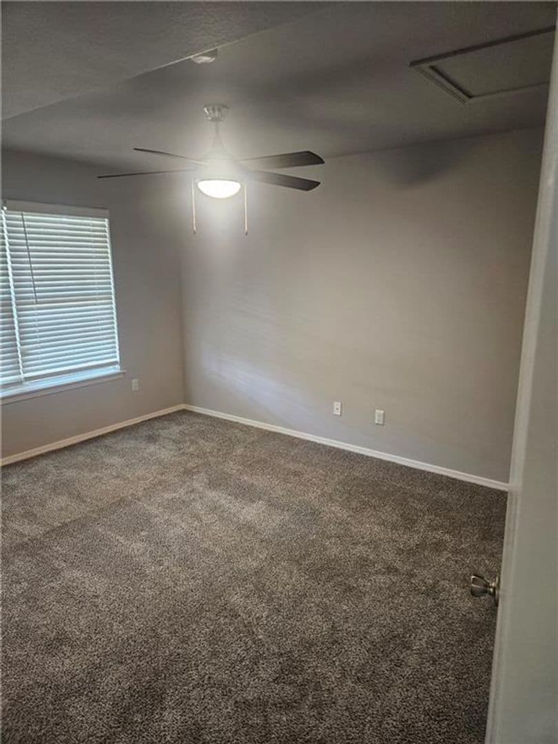 Rogers Apartment: 800 E Post Rd