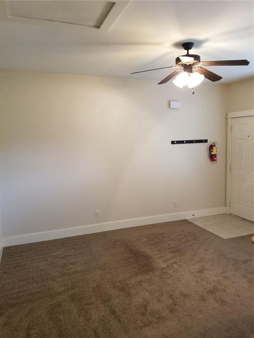 Fayetteville Apartment: Barnsbury