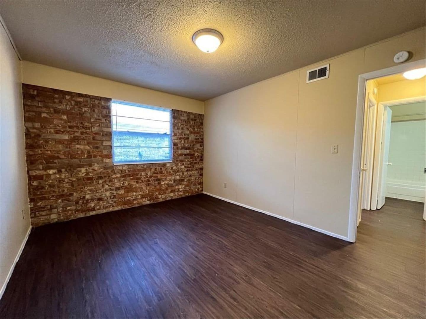 Springdale Apartment: Moore Apartements and Duplexes
