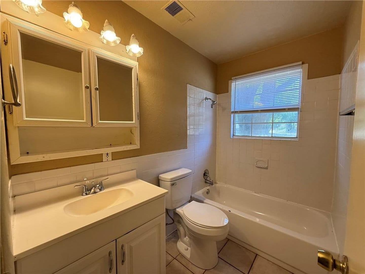 Springdale House: 2208 Sycamore