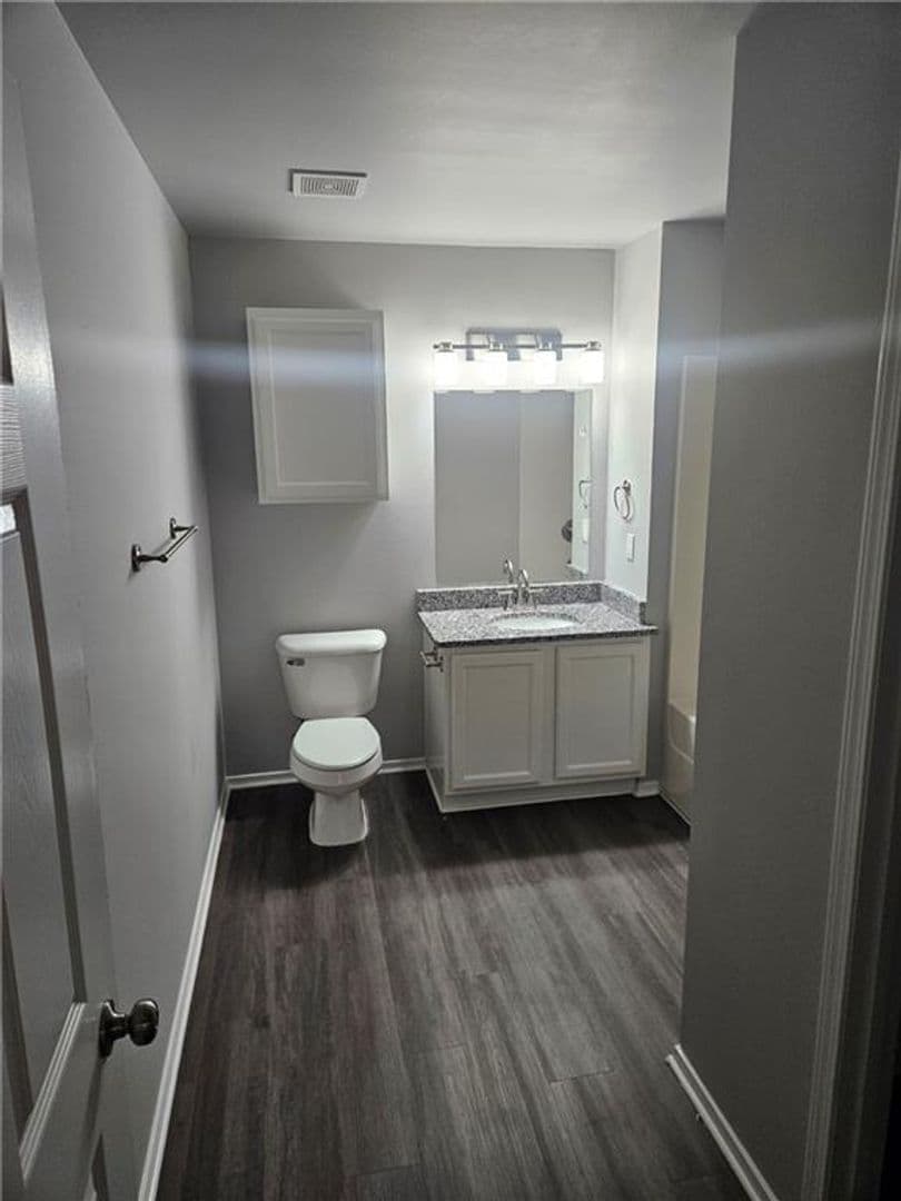 Rogers Apartment: 800 E Post Rd