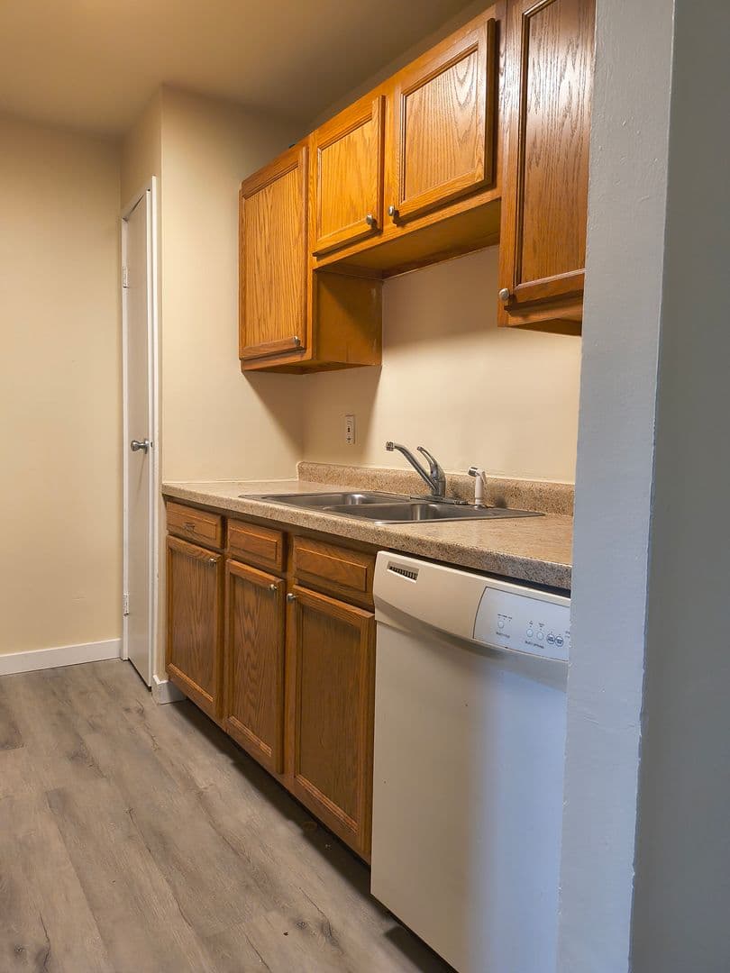 Cincinnati Apartment: 6708-6714 Harrison Ave