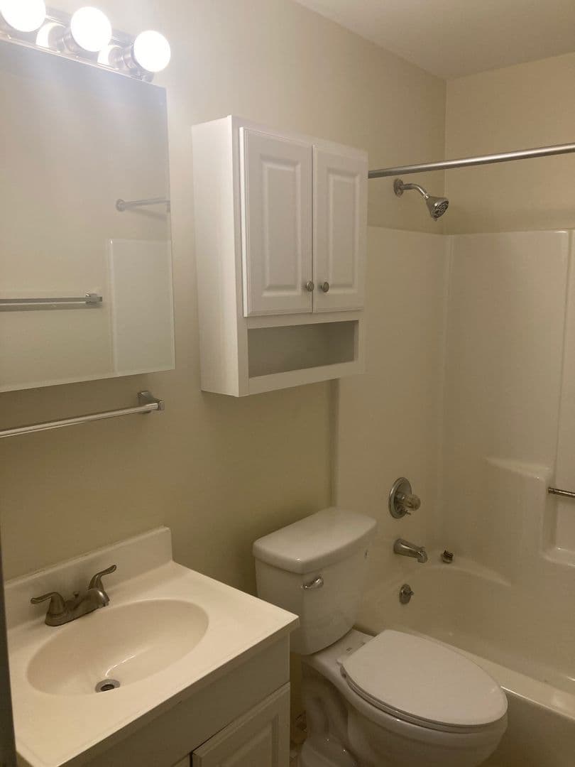 Cincinnati Apartment: 6708-6714 Harrison Ave
