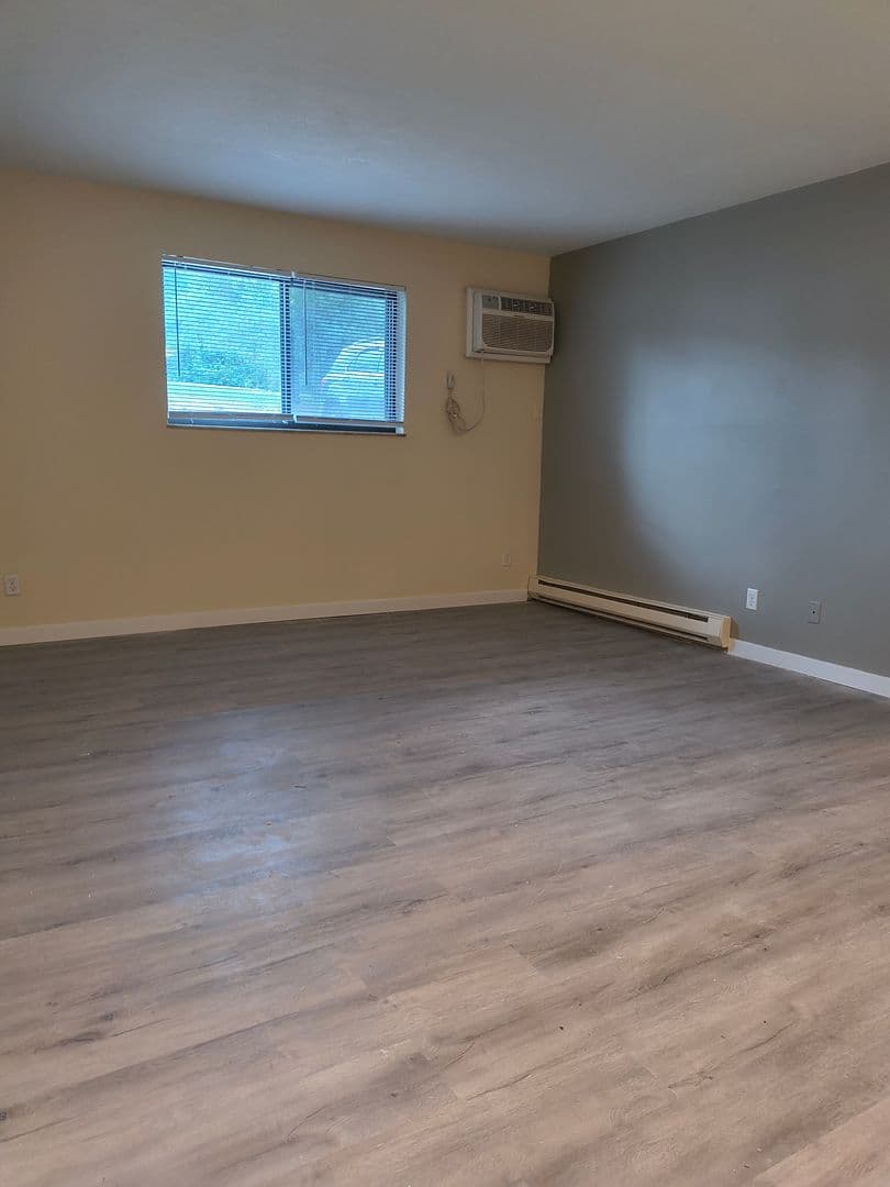 Cincinnati Apartment: 6708-6714 Harrison Ave