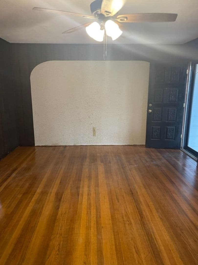 Bartlesville House: 533 NE Elmhurst