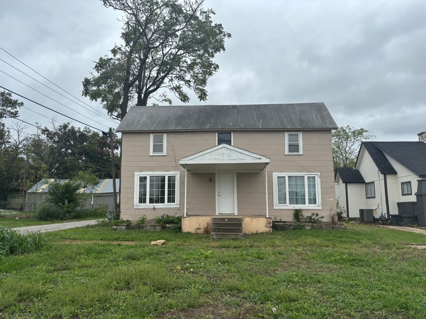 Bartlesville House: 315 W 8th St