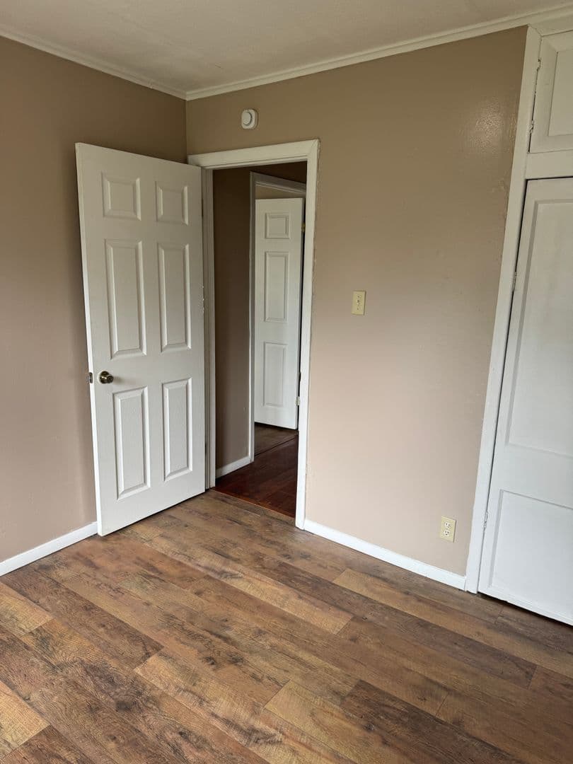 Bartlesville House: 132 N Comanche Ave