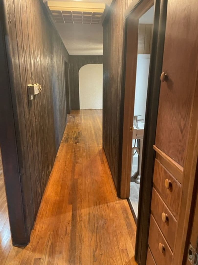 Bartlesville House: 533 NE Elmhurst