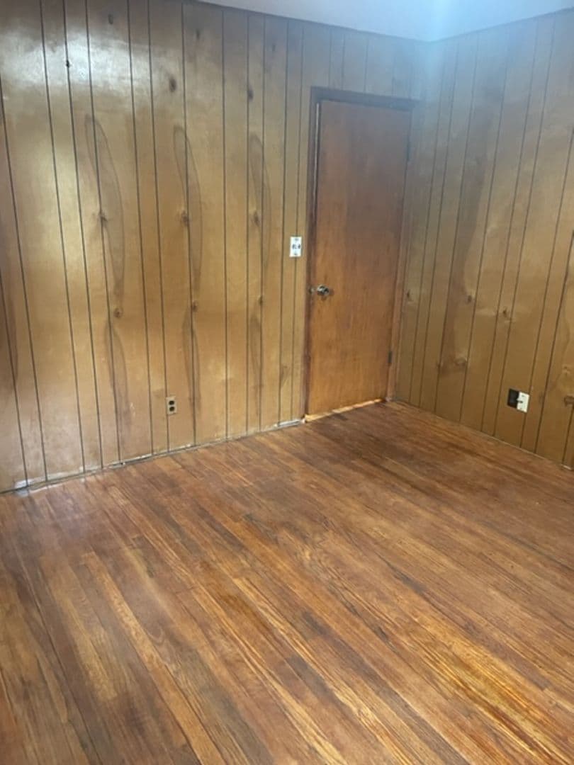 Bartlesville House: 533 NE Elmhurst