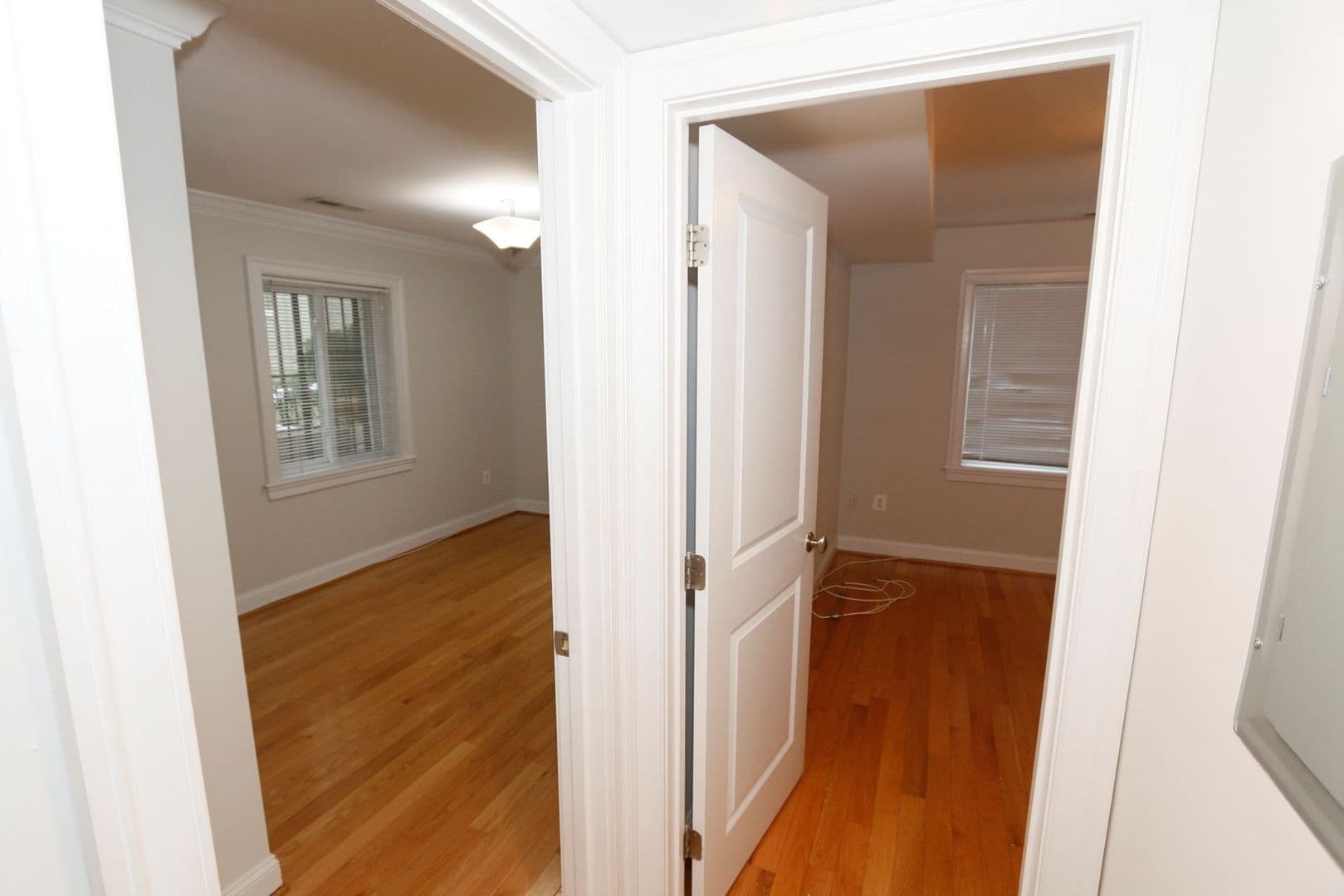 Washington Apartment: 1901-03 Lincoln Rd NE