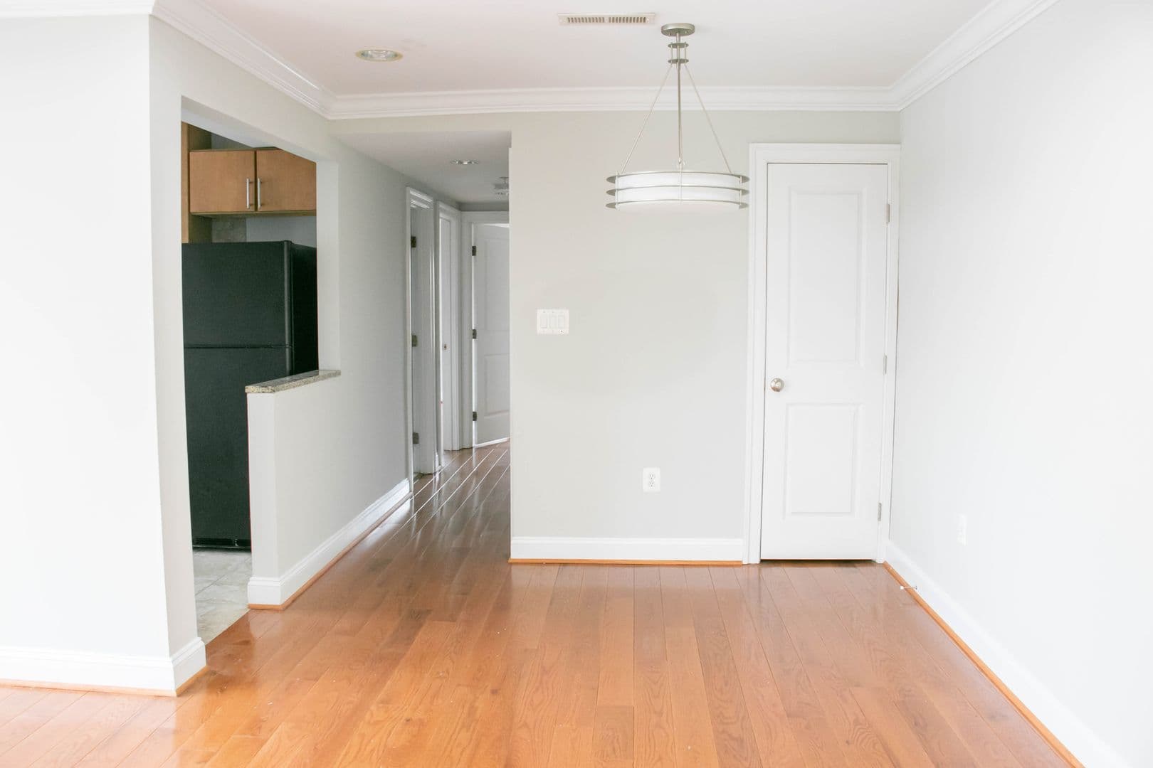Washington Apartment: 1901-03 Lincoln Rd NE