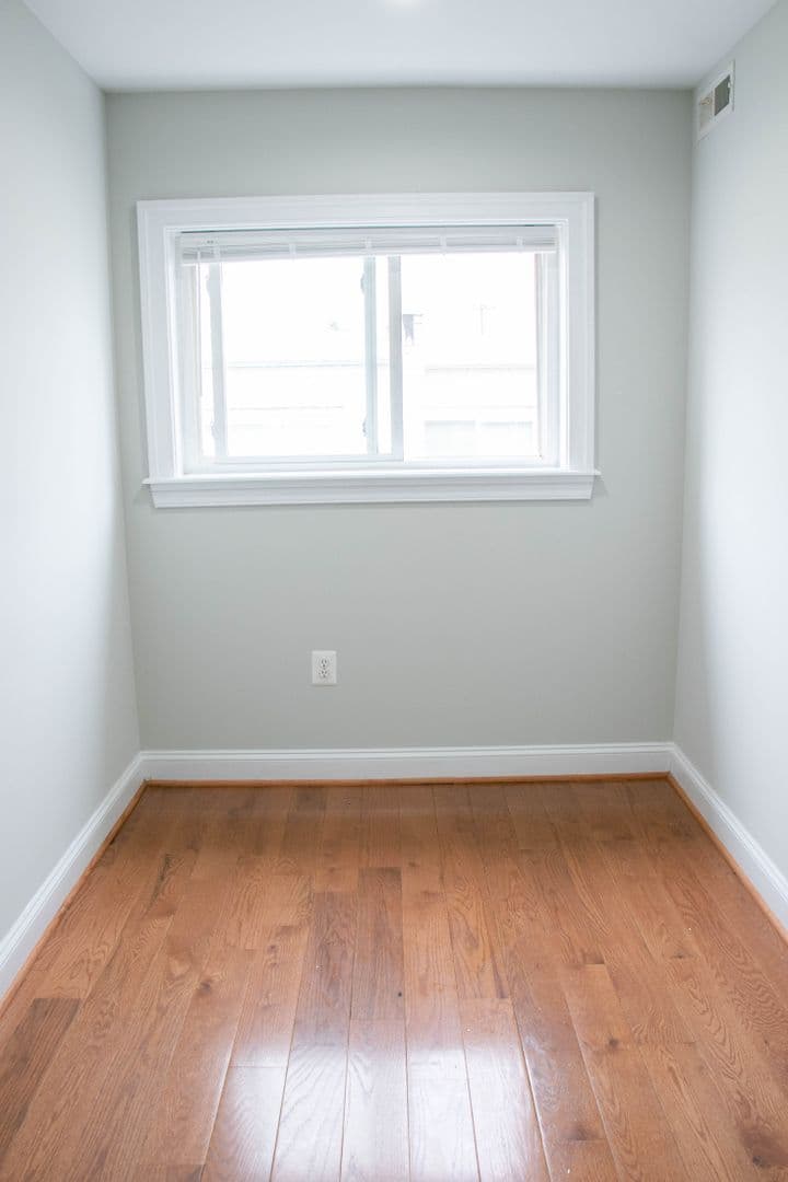 Washington Apartment: 1901-03 Lincoln Rd NE