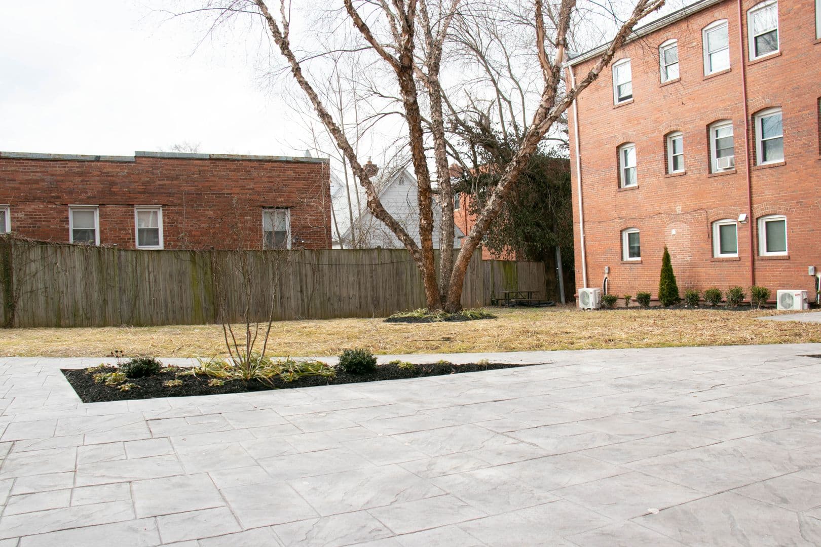 Washington Apartment: 116 44th Street NE